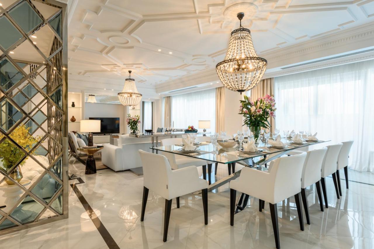 Centara West Bay Hotel & Residences Doha Bagian luar foto A dining room