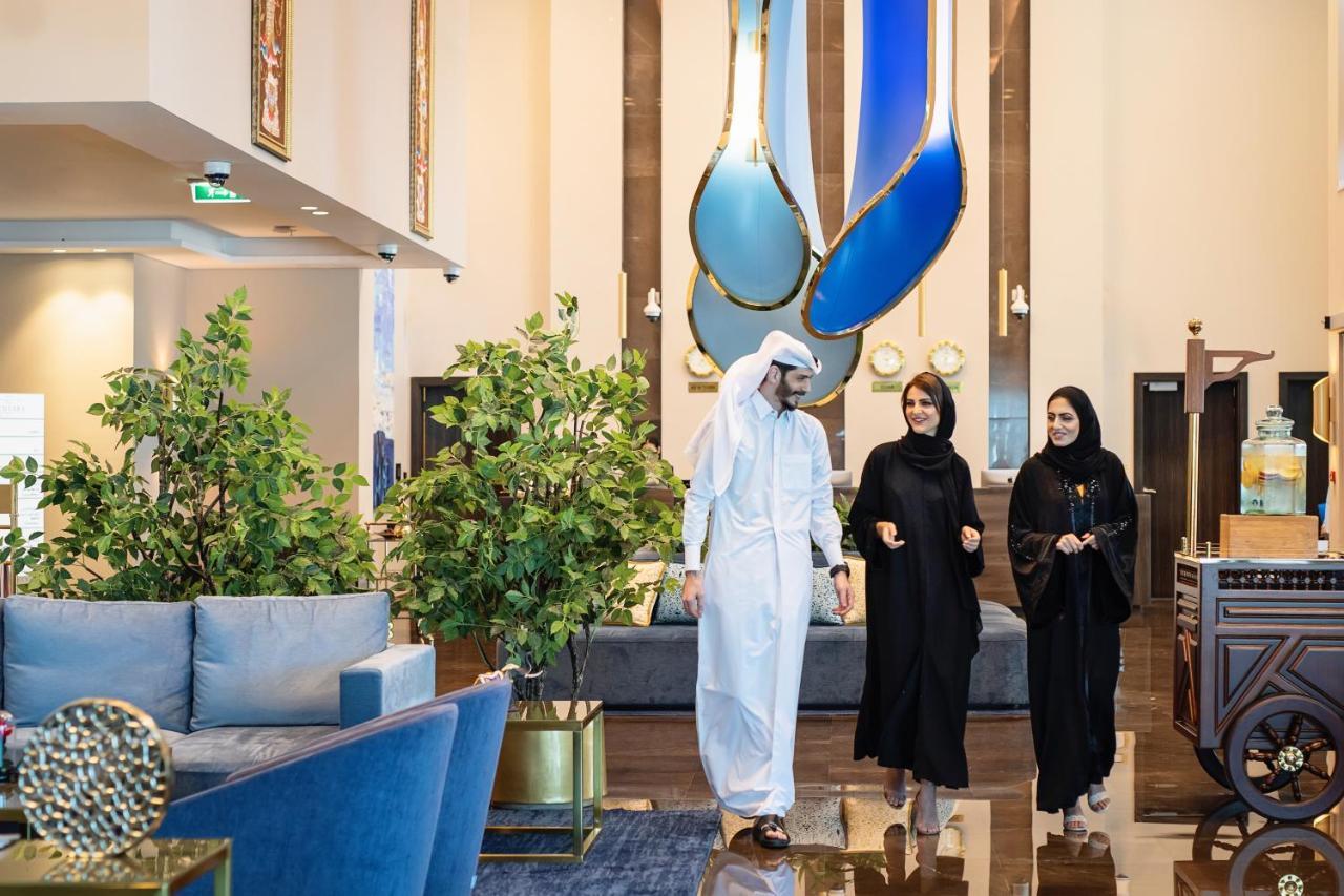 Centara West Bay Hotel & Residences Doha Bagian luar foto The interior of the hotel