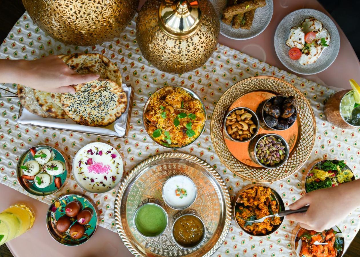 Centara West Bay Hotel & Residences Doha Bagian luar foto A vegetarian meal