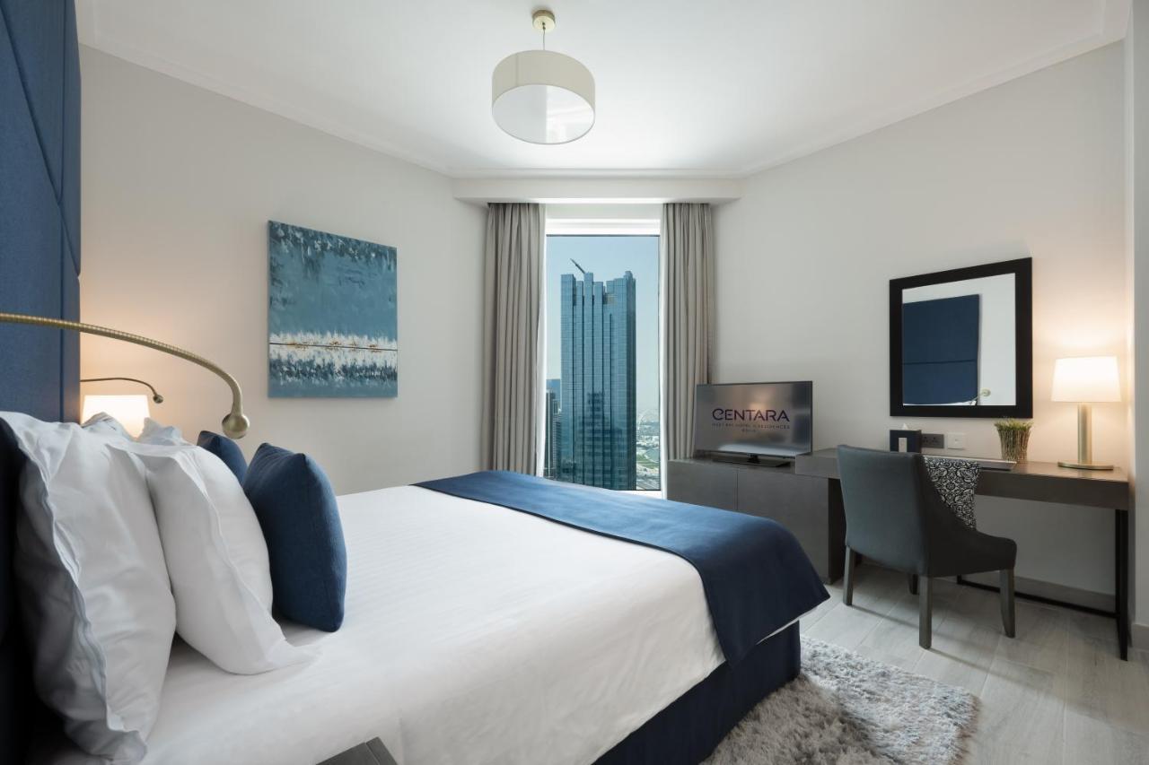 Centara West Bay Hotel & Residences Doha Bagian luar foto A bedroom at the hotel